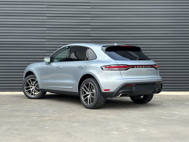 Certified 2026 Porsche Macan image 3