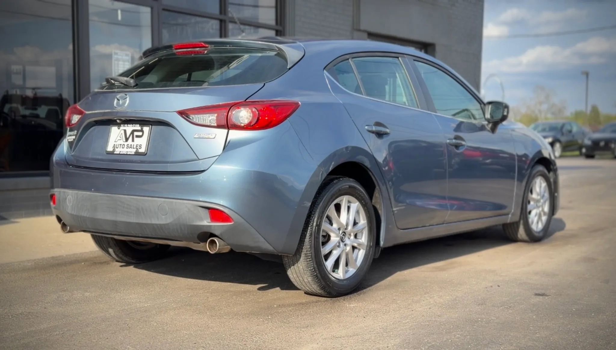 Used 2015 MAZDA MAZDA3 i Touring FWD image 2