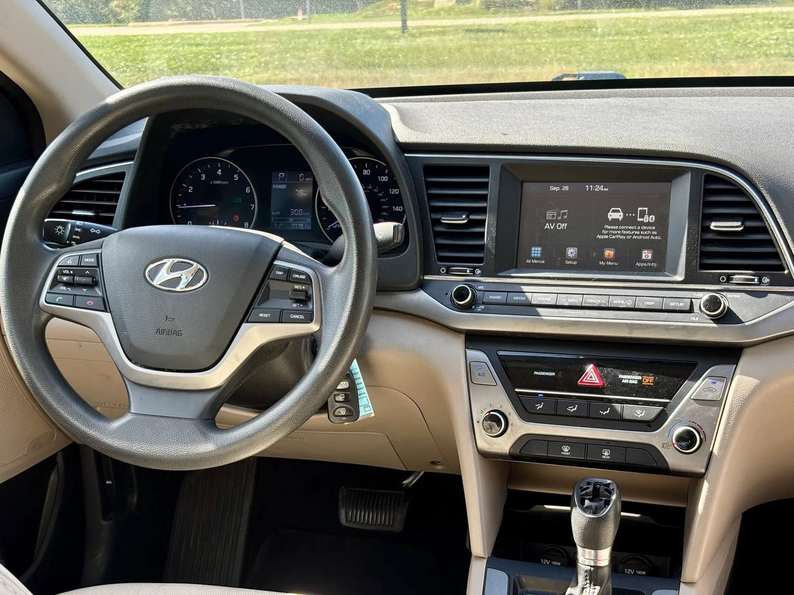 Used 2017 Hyundai Elantra SE FWD image 17