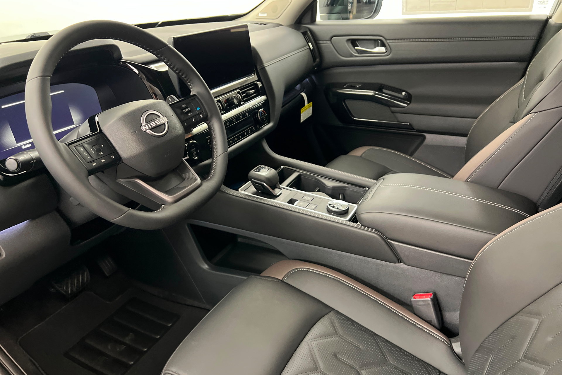 New 2026 Nissan Pathfinder Platinum AWD/4WD image 15