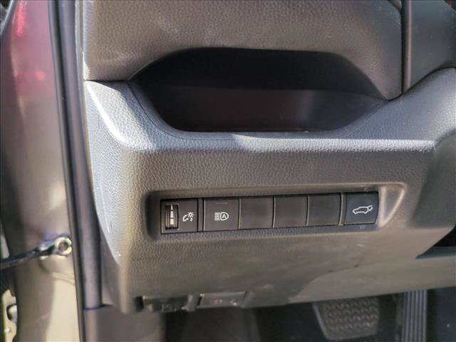 Used 2021 Toyota RAV4 XLE Premium FWD image 9
