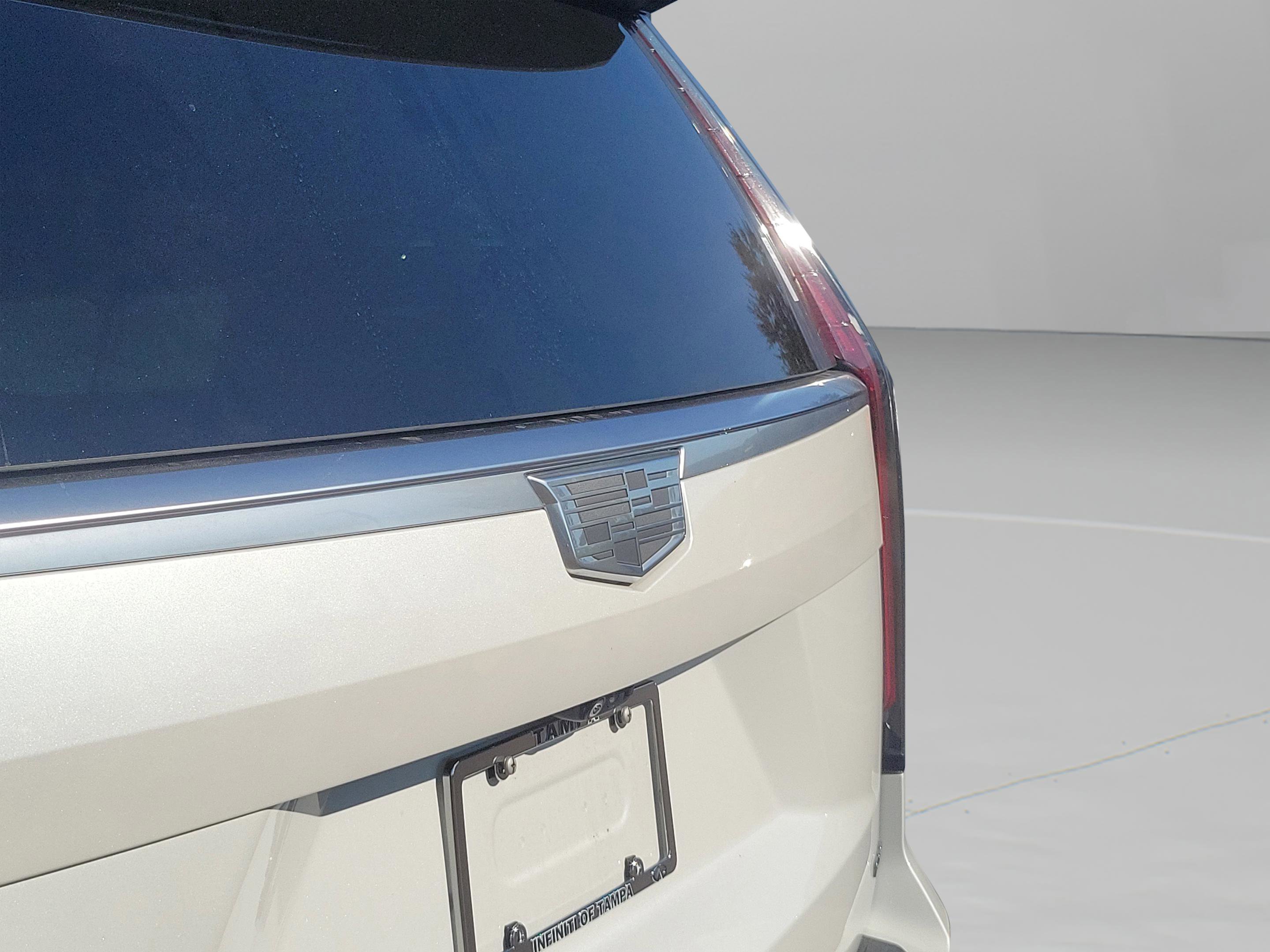 Used 2021 Cadillac Escalade Premium Luxury image 7