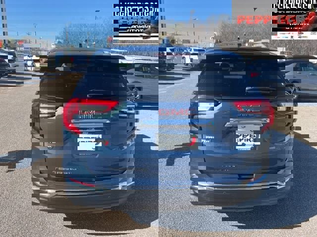Used 2024 GMC Terrain SLT w/ Tech Package image 5