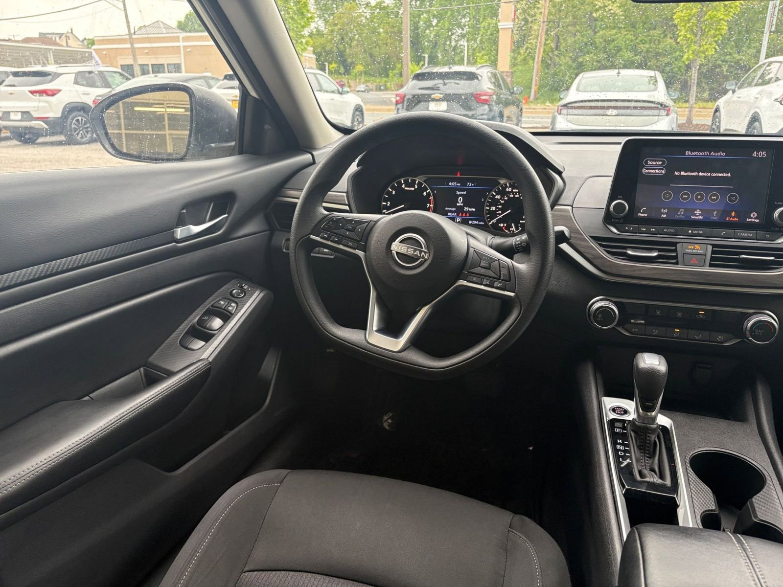 Used 2025 Nissan Altima 2.5 SV FWD image 34