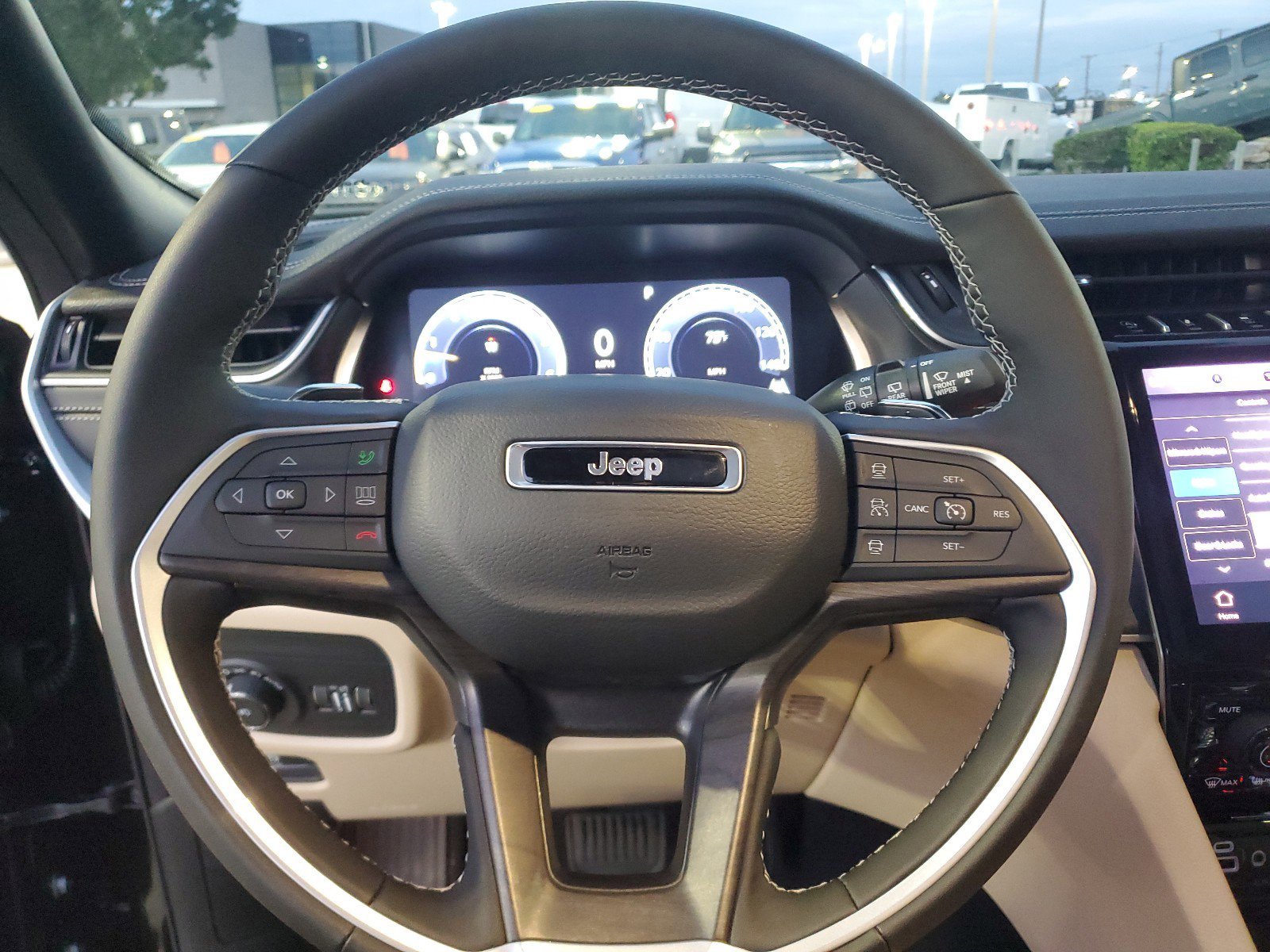 New 2025 Jeep Grand Cherokee Limited w/ Luxury Tech Group II image 21