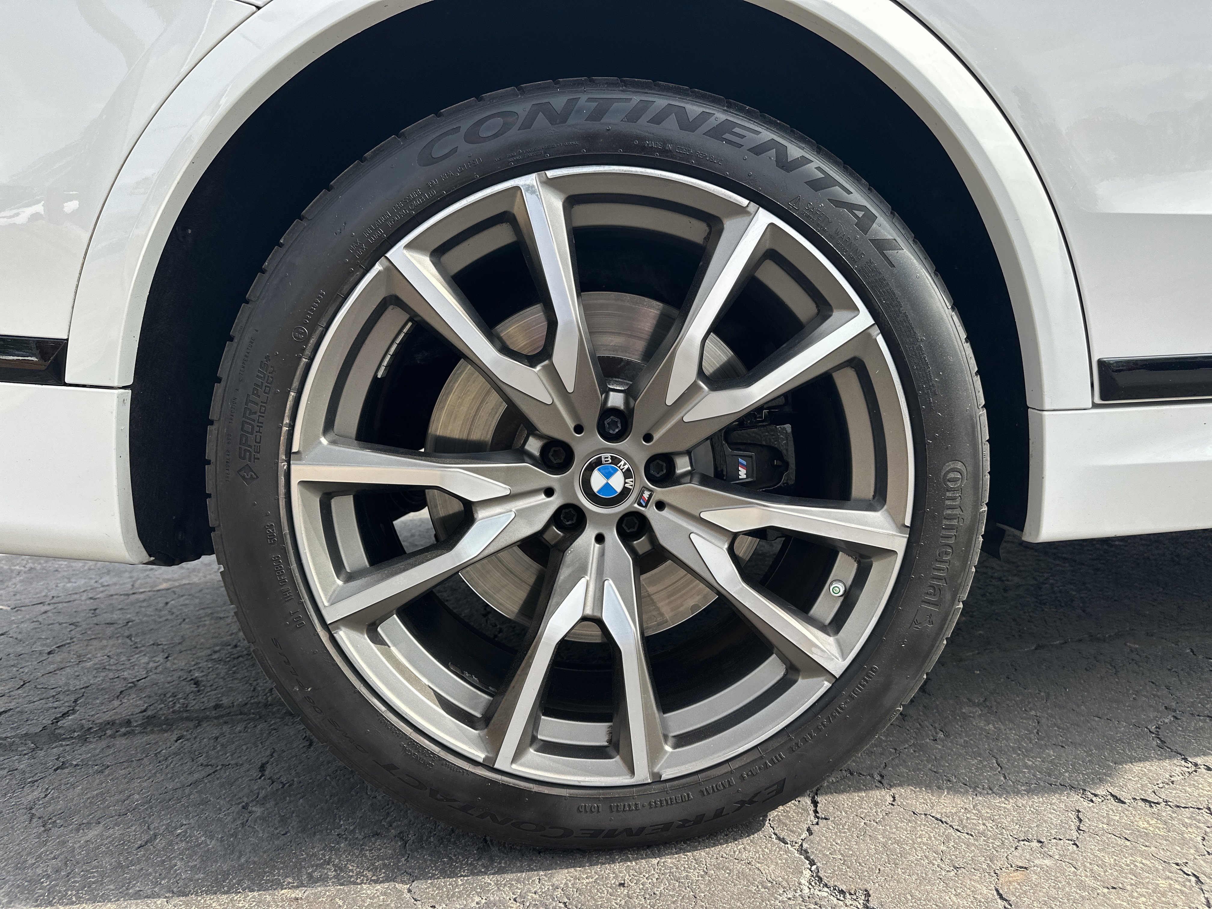 Used 2022 BMW X7 M50i w/ Dynamic Handling Package image 18