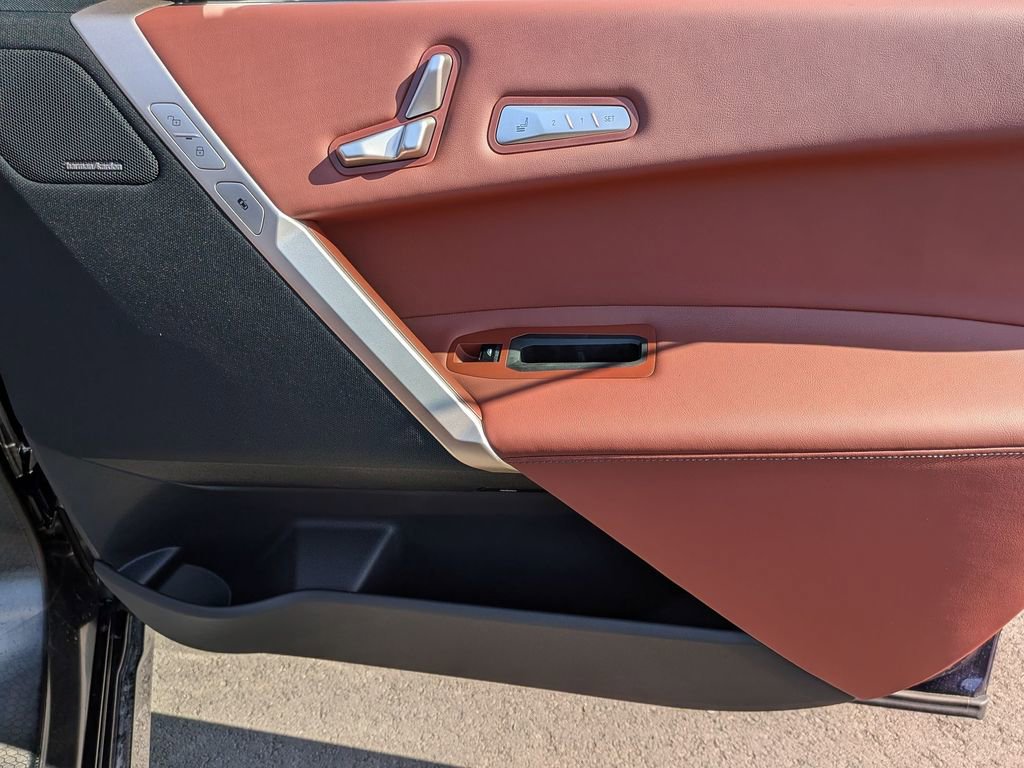 New 2026 BMW iX xDrive60 image 34