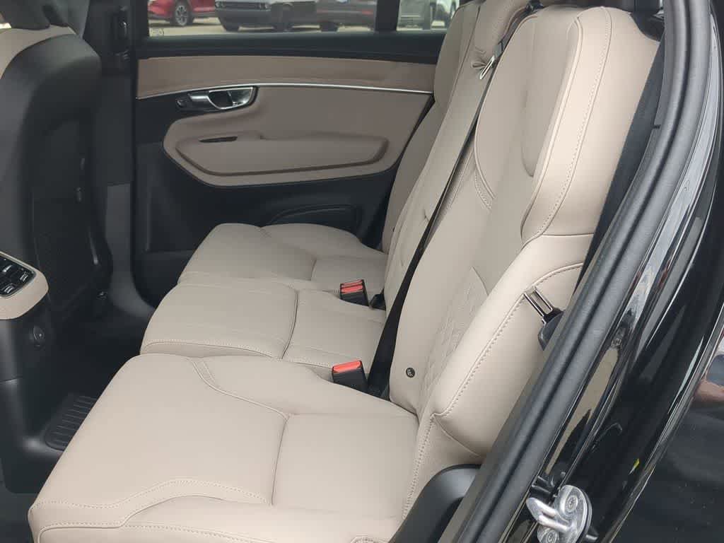 New 2026 Volvo XC90 T8 Plus w/ Protection Package Premier AWD/4WD image 18