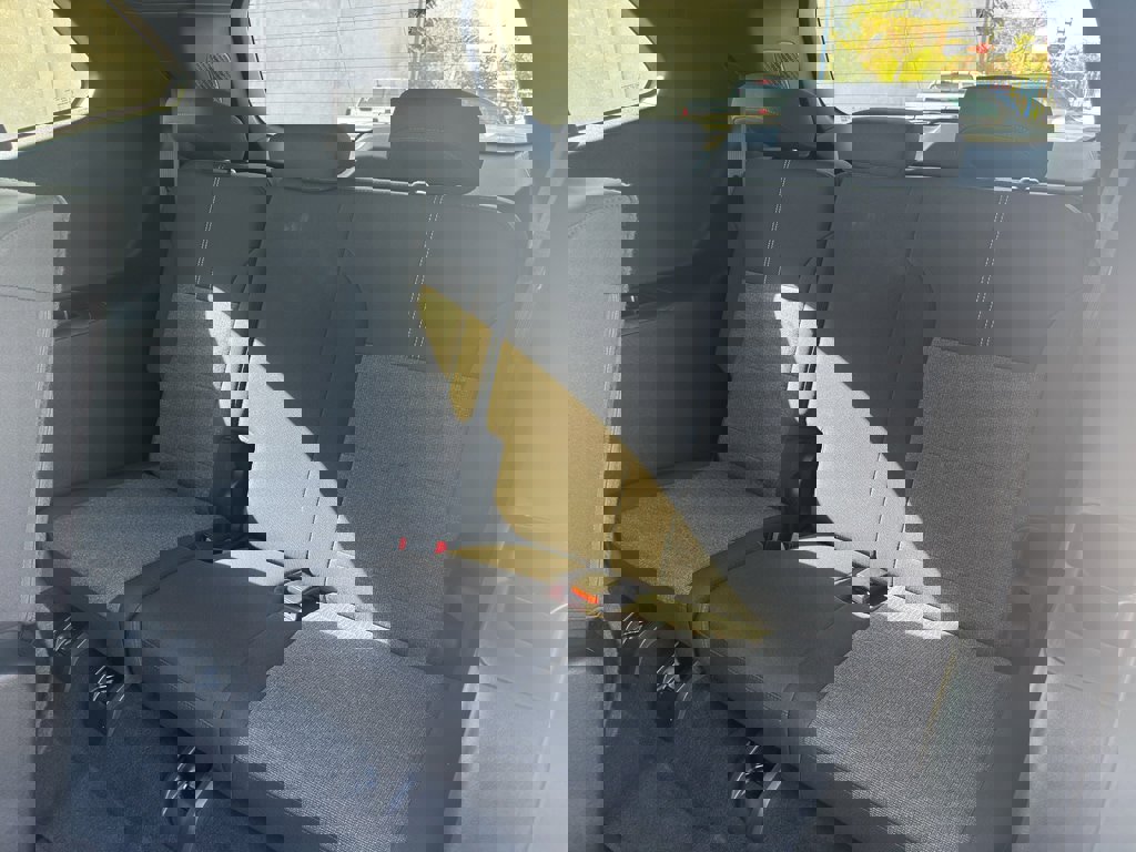 Used 2025 GMC Acadia Elevation image 17