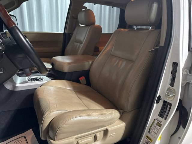 Used 2015 Toyota Sequoia Platinum AWD/4WD image 5