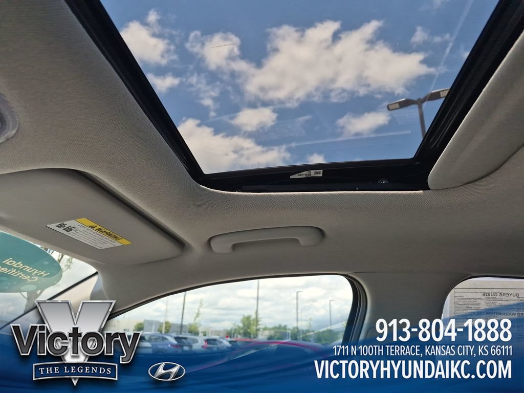 Used 2025 Hyundai Elantra Limited FWD image 21