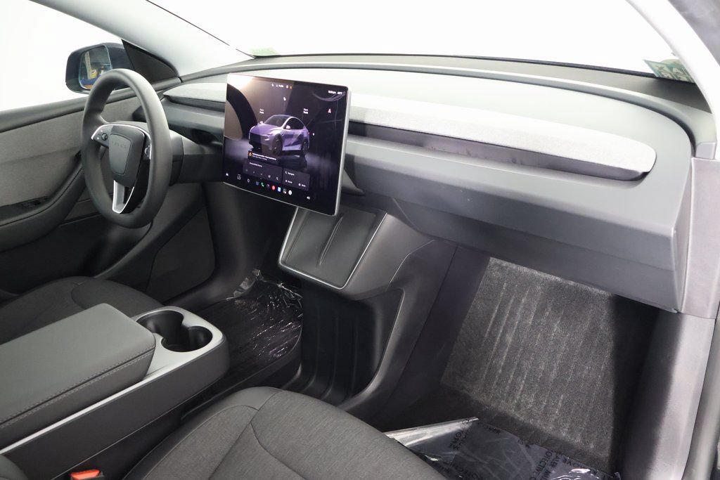 Used 2026 Tesla Model Y 2WD image 9