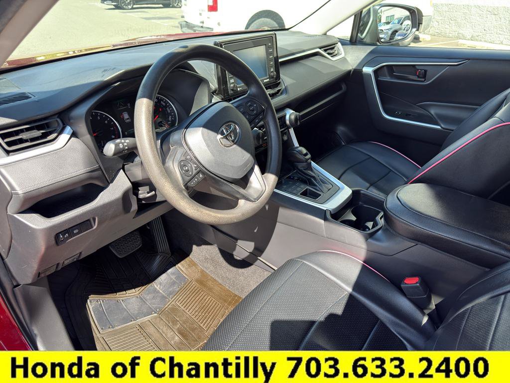 Used 2021 Toyota RAV4 LE AWD/4WD image 22