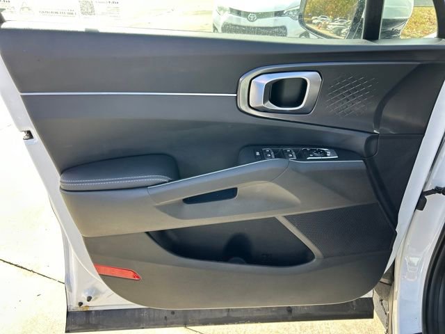Used 2025 Kia Sorento EX image 11