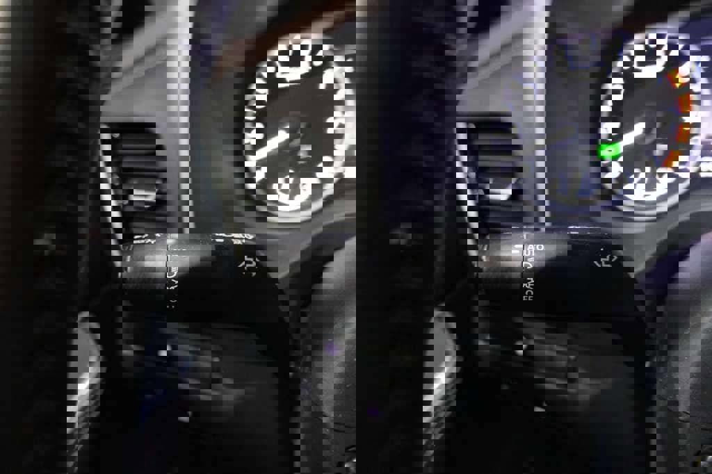 Used 2021 Nissan Rogue SV w/ Premium Package image 39