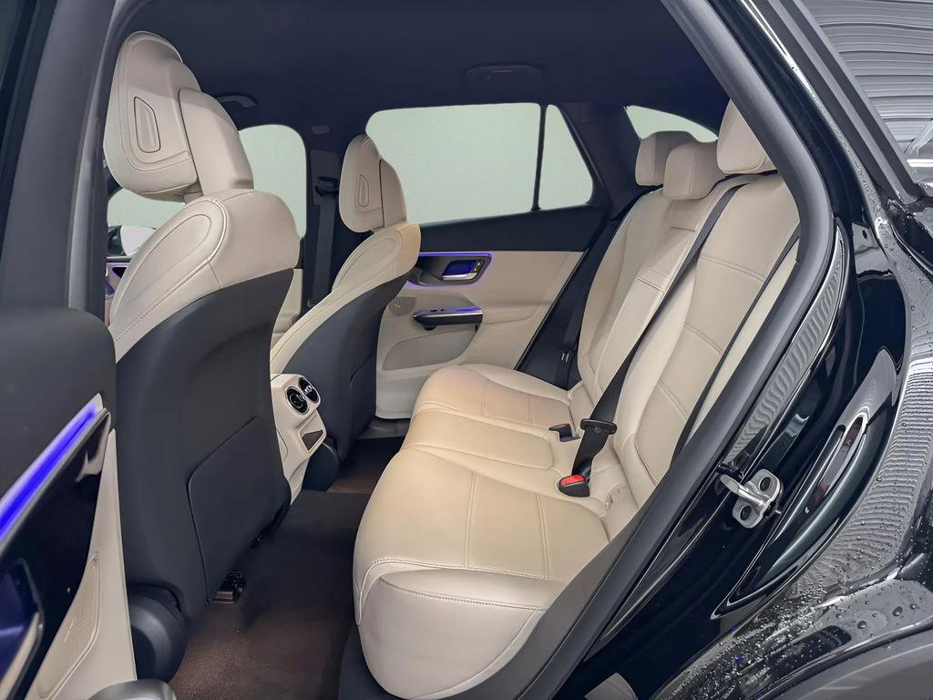 Used 2025 Mercedes-Benz GLC 300 GLC 300 image 3