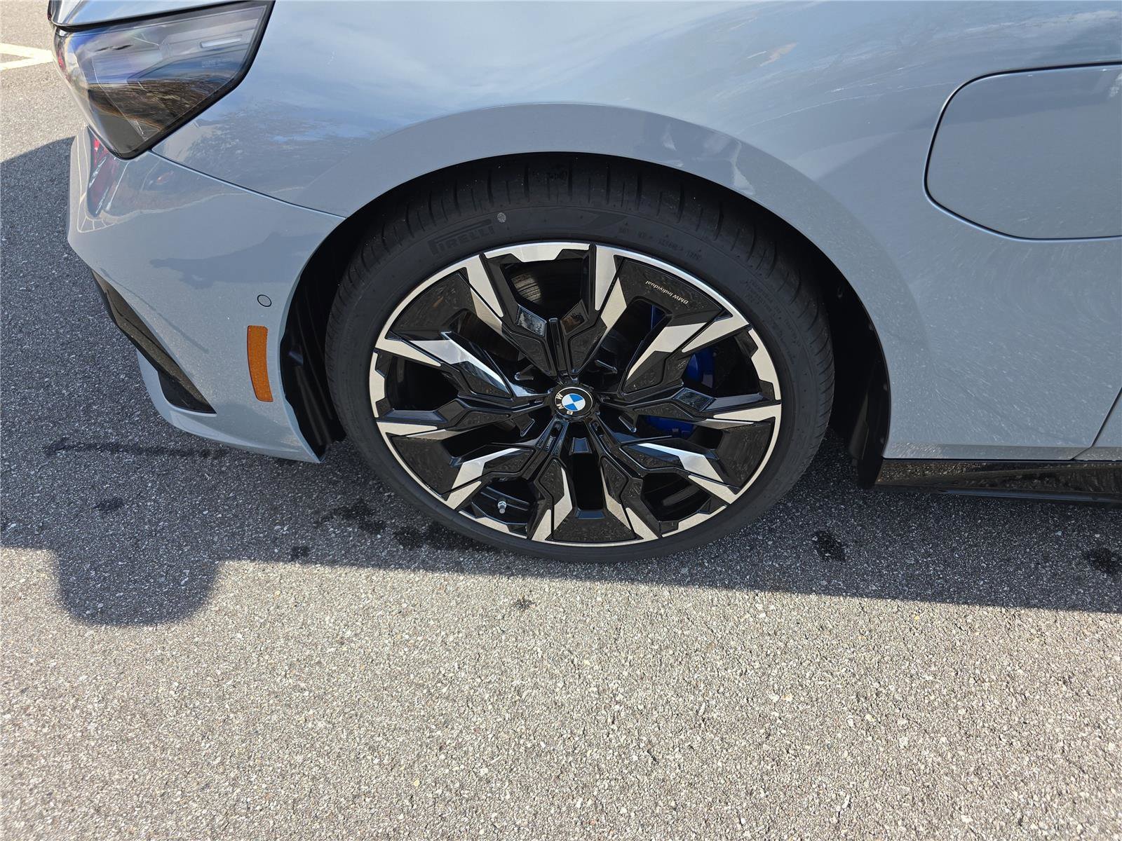 New 2026 BMW 550e xDrive AWD/4WD image 11