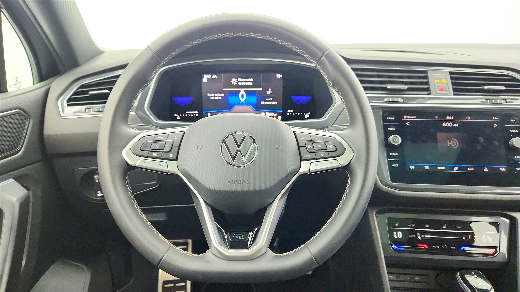 Used 2023 Volkswagen Tiguan SE R-Line image 35