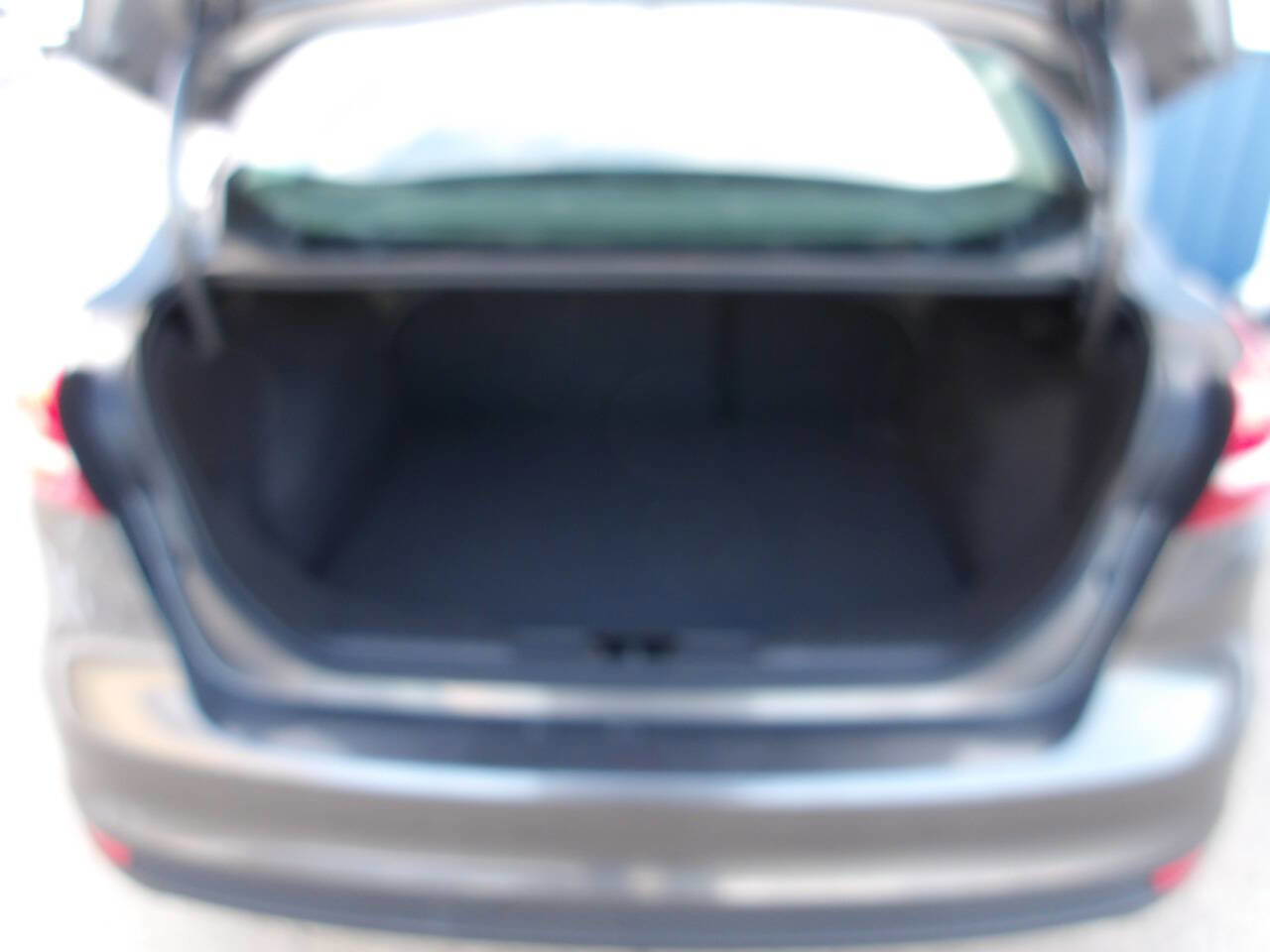 Used 2018 Ford Focus S image 24