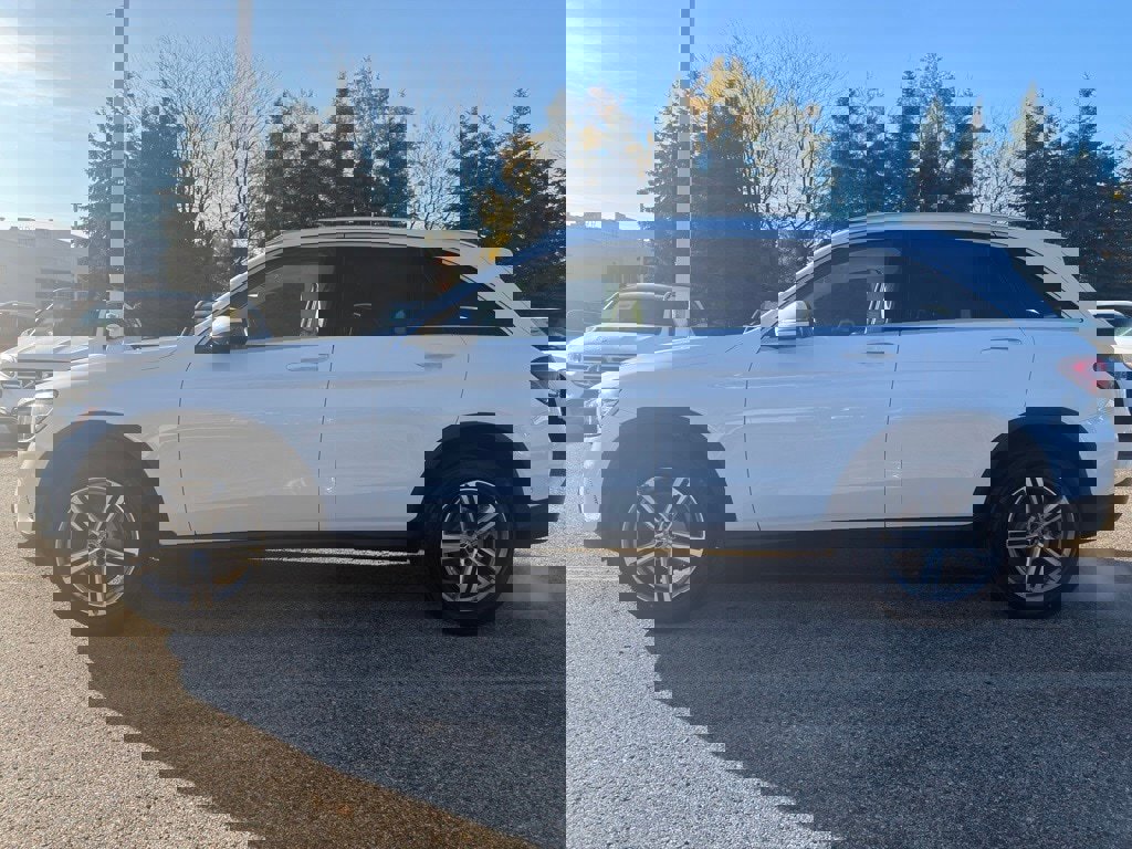 Used 2022 Mercedes-Benz GLC 300 4MATIC image 7