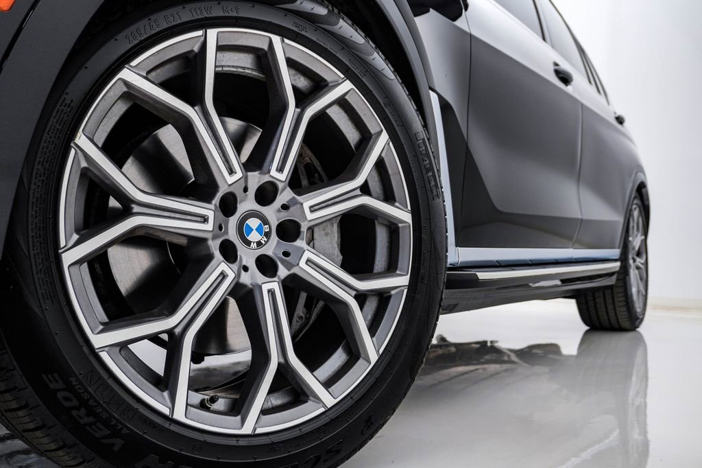 Used 2024 BMW X7 xDrive40i image 5