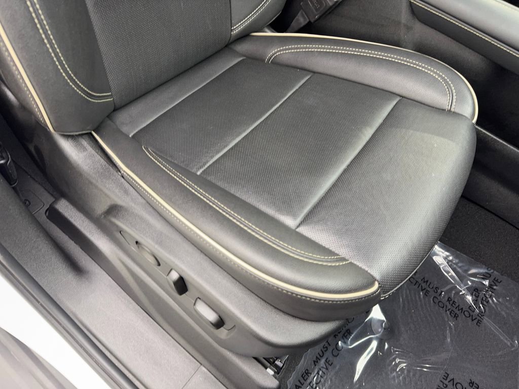 Used 2024 GMC Yukon SLT image 51