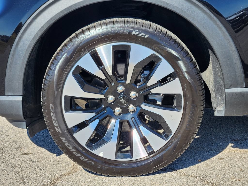Used 2025 Ford Explorer Platinum w/ LUX Leather Package AWD/4WD image 12