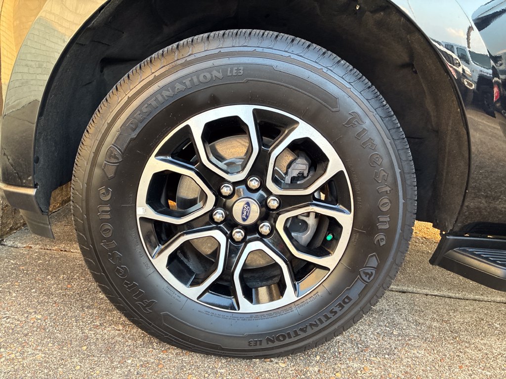 Used 2024 Ford Expedition XLT AWD/4WD image 17