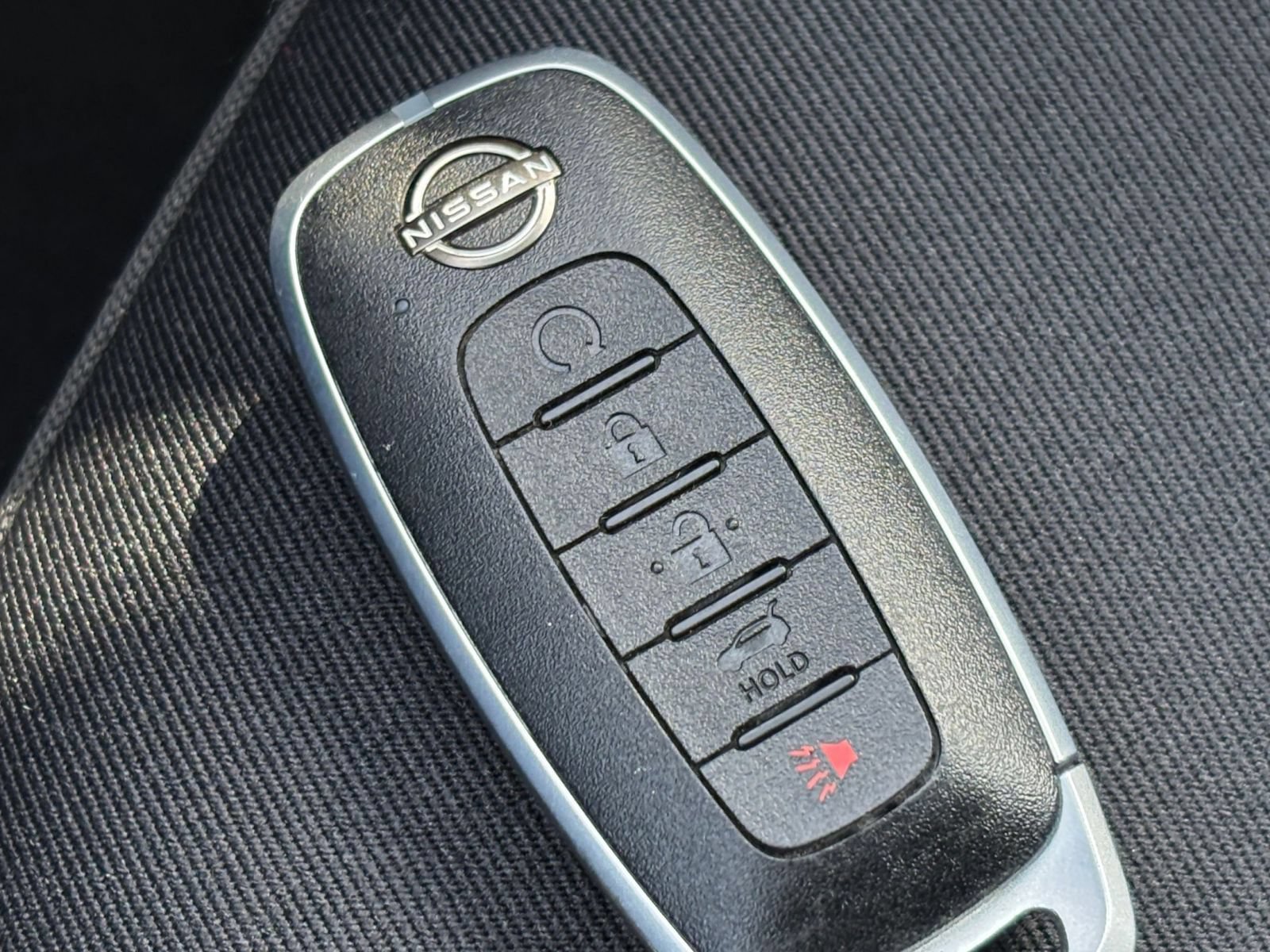 Used 2025 Nissan Pathfinder SV FWD image 27