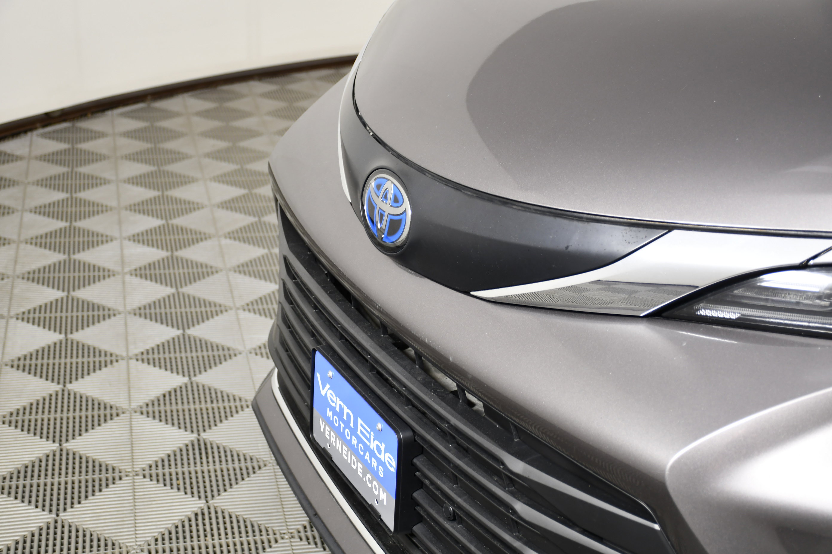 Used 2024 Toyota Sienna XLE image 11