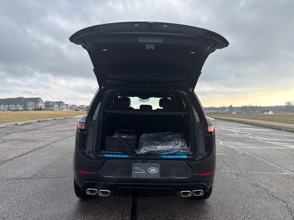 New 2026 Land Rover Range Rover Sport Dynamic SE image 9