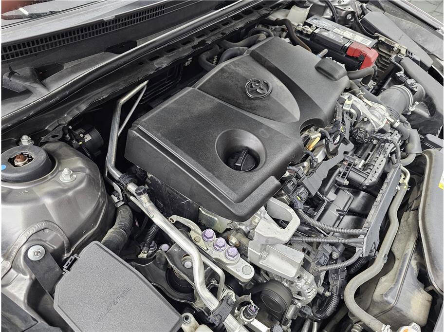 Used 2020 Toyota Camry XSE w/ Navigation Package image 16