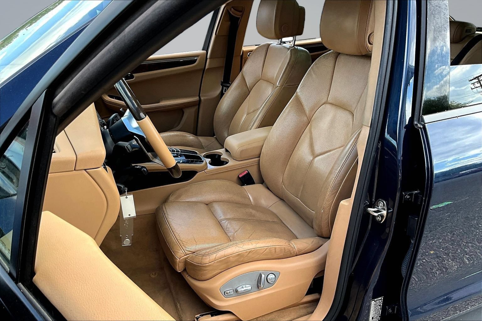 Used 2017 Porsche Macan AWD/4WD image 23