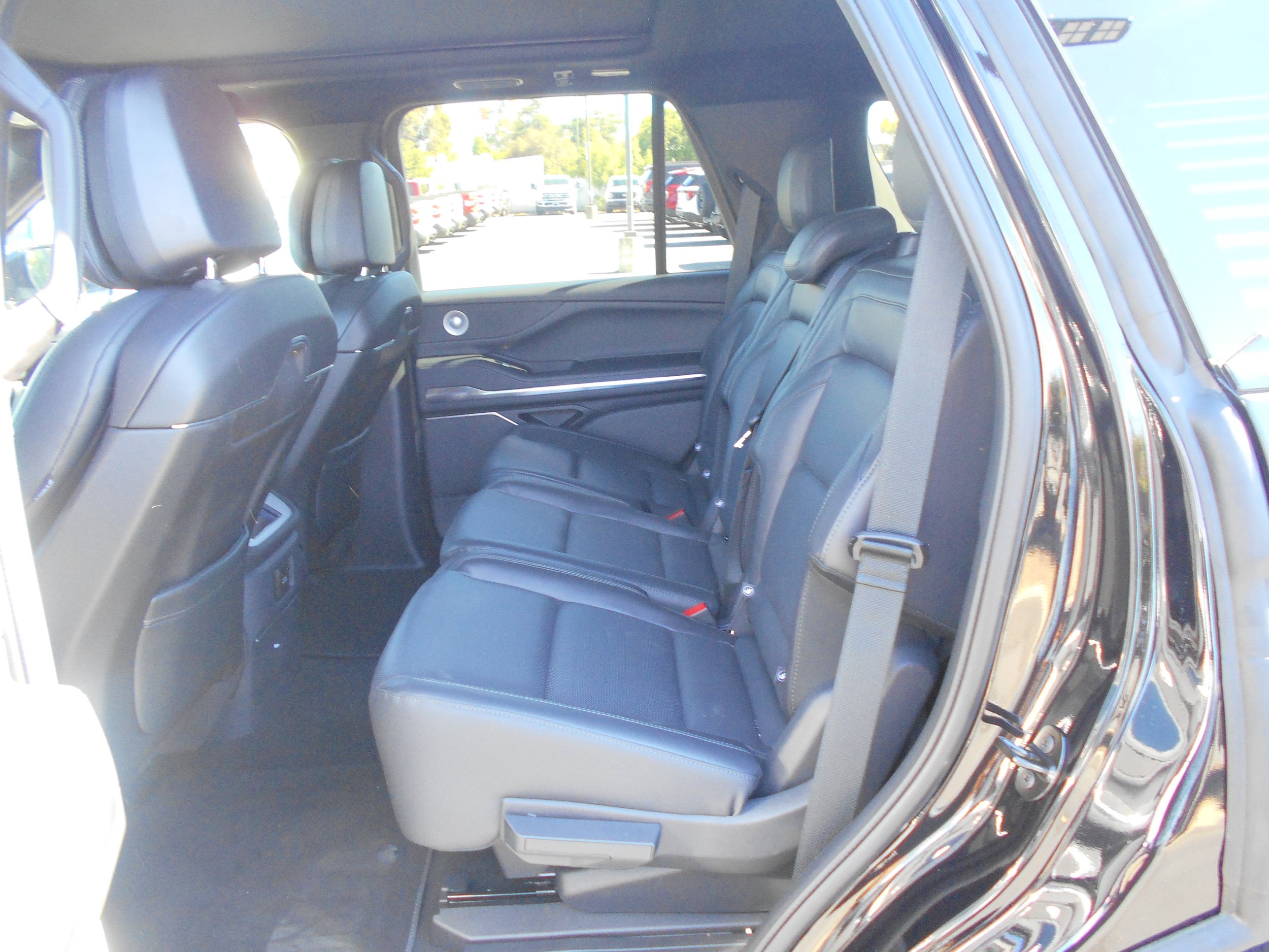 Used 2026 Lincoln Navigator Reserve w/ Jet Appearance Package AWD/4WD image 12