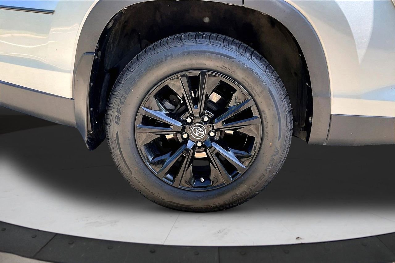 Used 2019 Toyota Highlander LE w/ Protection Package #3 image 34