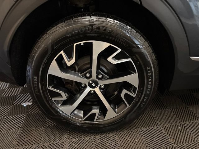 Certified 2024 Kia Sportage EX AWD/4WD image 24