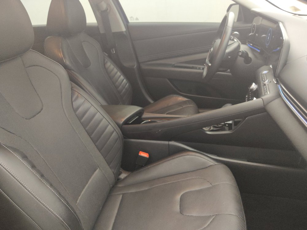 Used 2023 Hyundai Elantra Limited w/ Preferred Accessory Package FWD image 21