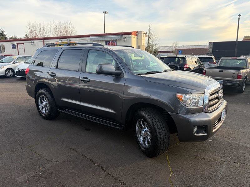 Used 2014 Toyota Sequoia SR5 AWD/4WD image 3