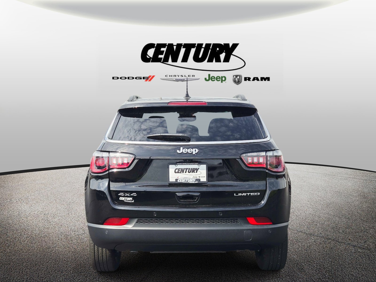 Used 2025 Jeep Compass Limited image 5