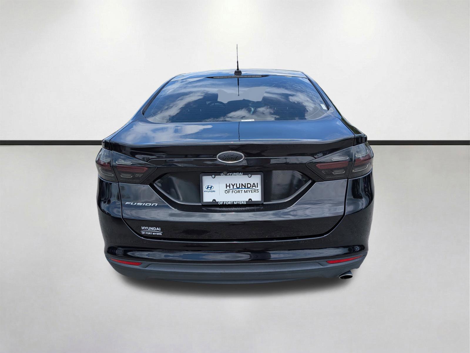 Used 2015 Ford Fusion S FWD image 5