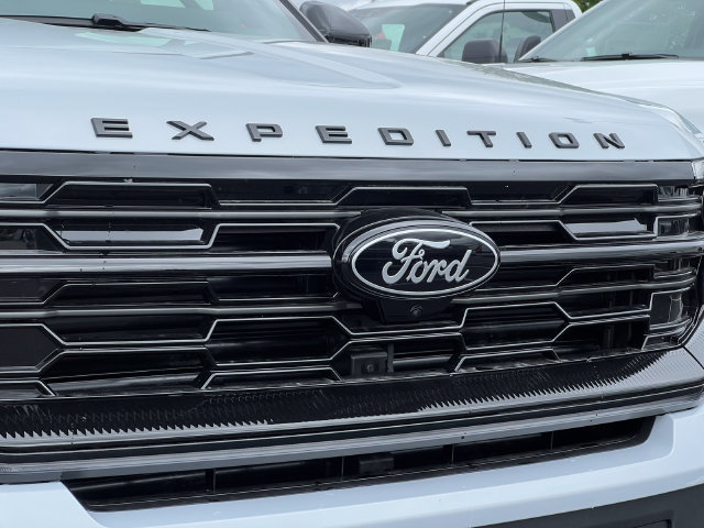 New 2026 Ford Expedition Platinum w/ Stealth Performance Package AWD/4WD image 47