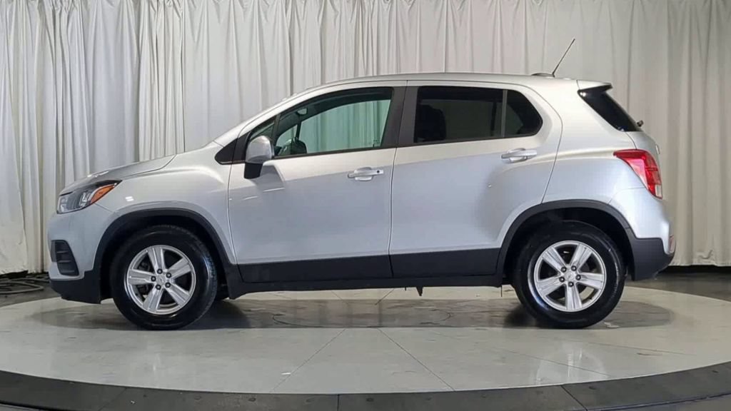 Used 2020 Chevrolet Trax LS w/ Tint and Cruise Package FWD image 6