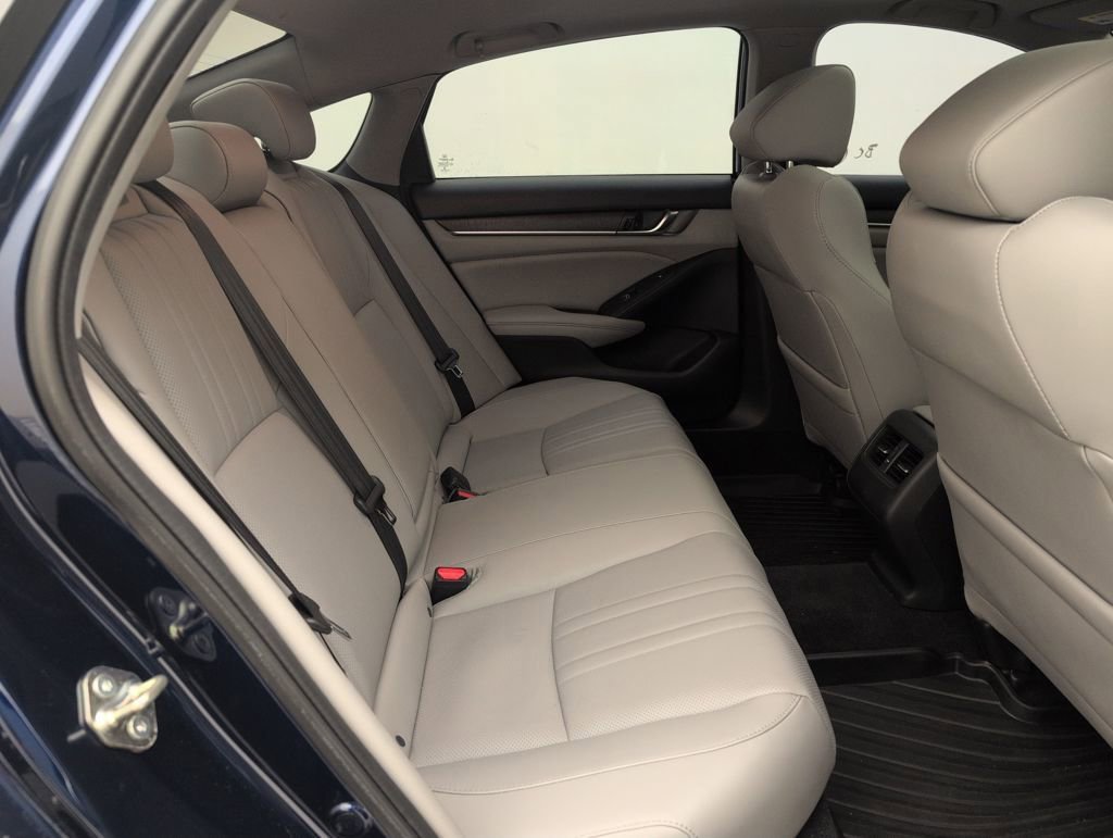 Used 2020 Honda Accord Touring image 18