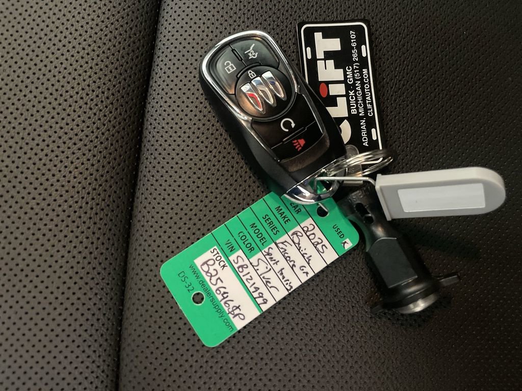 Used 2025 Buick Encore GX Sport Touring w/ Comfort Package image 29