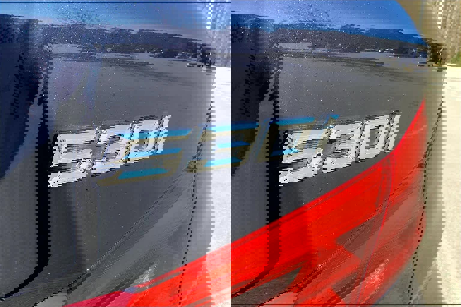 Used 2020 BMW 530i xDrive w/ Premium Package image 32