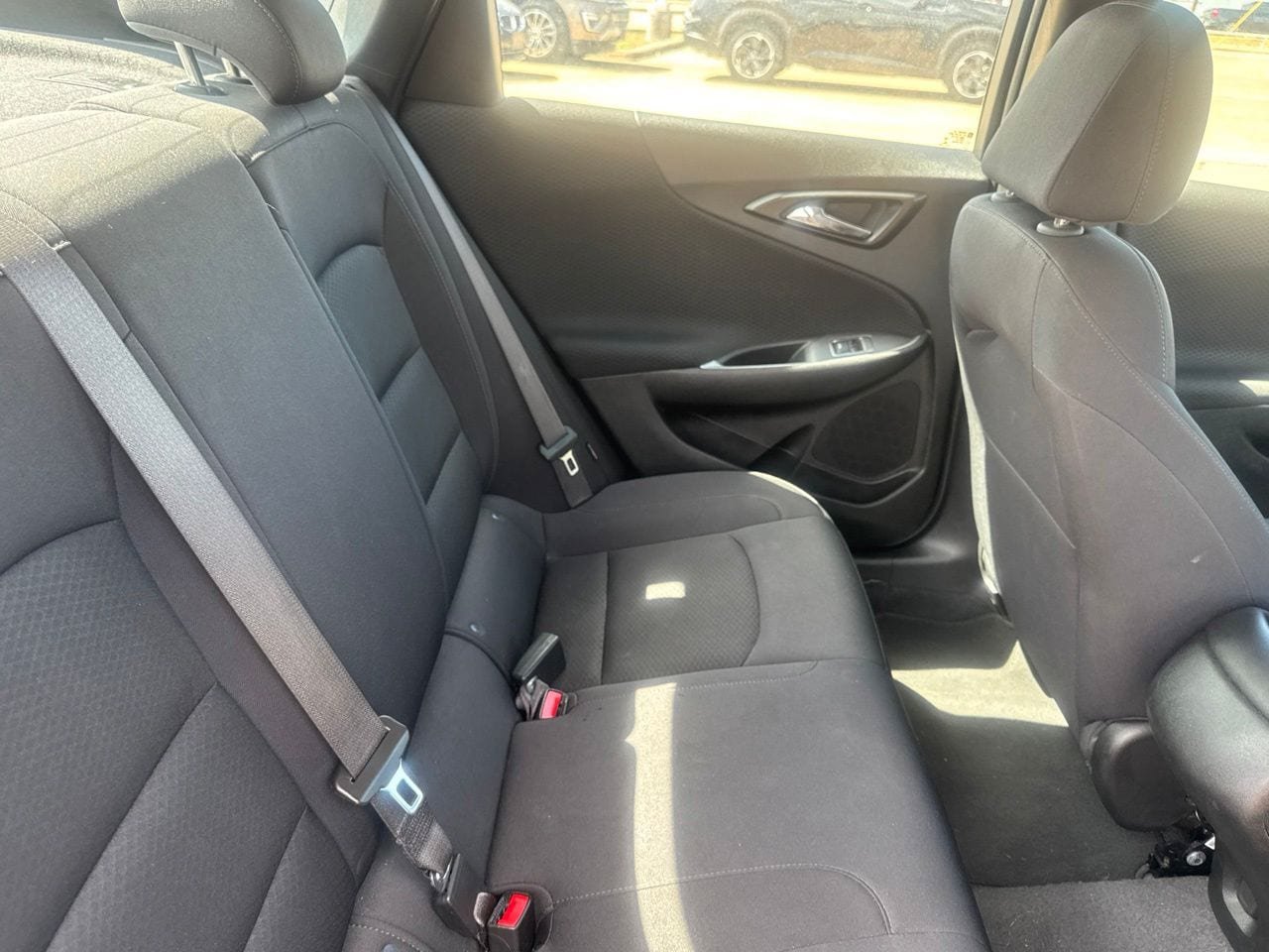 Used 2025 Chevrolet Malibu LS FWD image 36