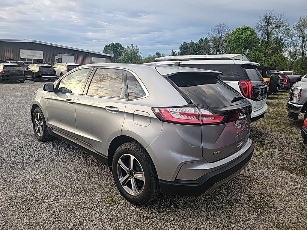 Used 2024 Ford Edge SEL w/ Convenience Package image 9