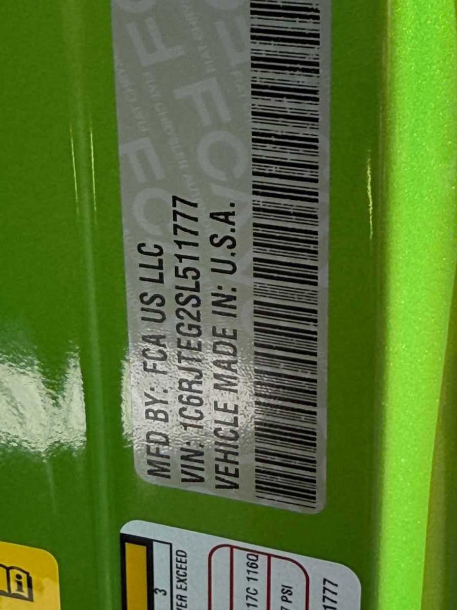 New 2025 Jeep Gladiator Mojave image 32