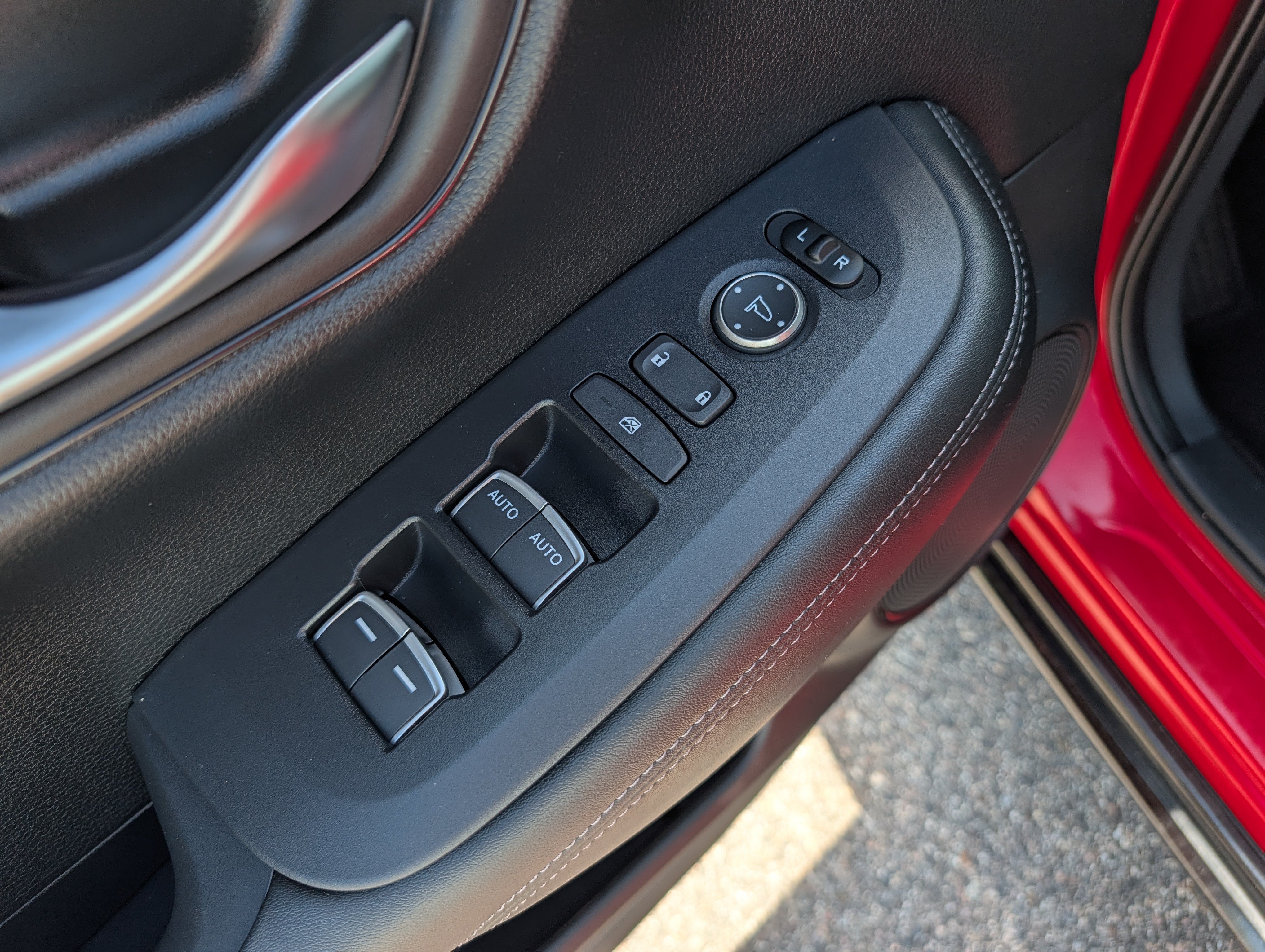 Used 2025 Honda HR-V EX-L image 23