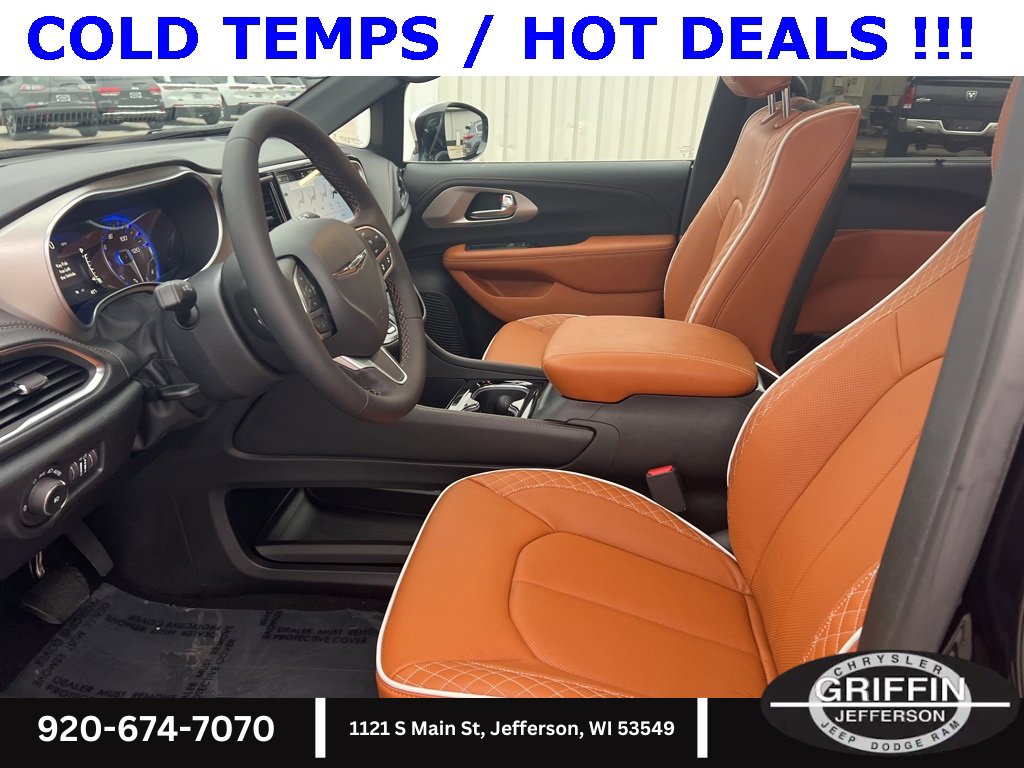 New 2026 Chrysler Pacifica Pinnacle w/ Trailer Tow Group image 16